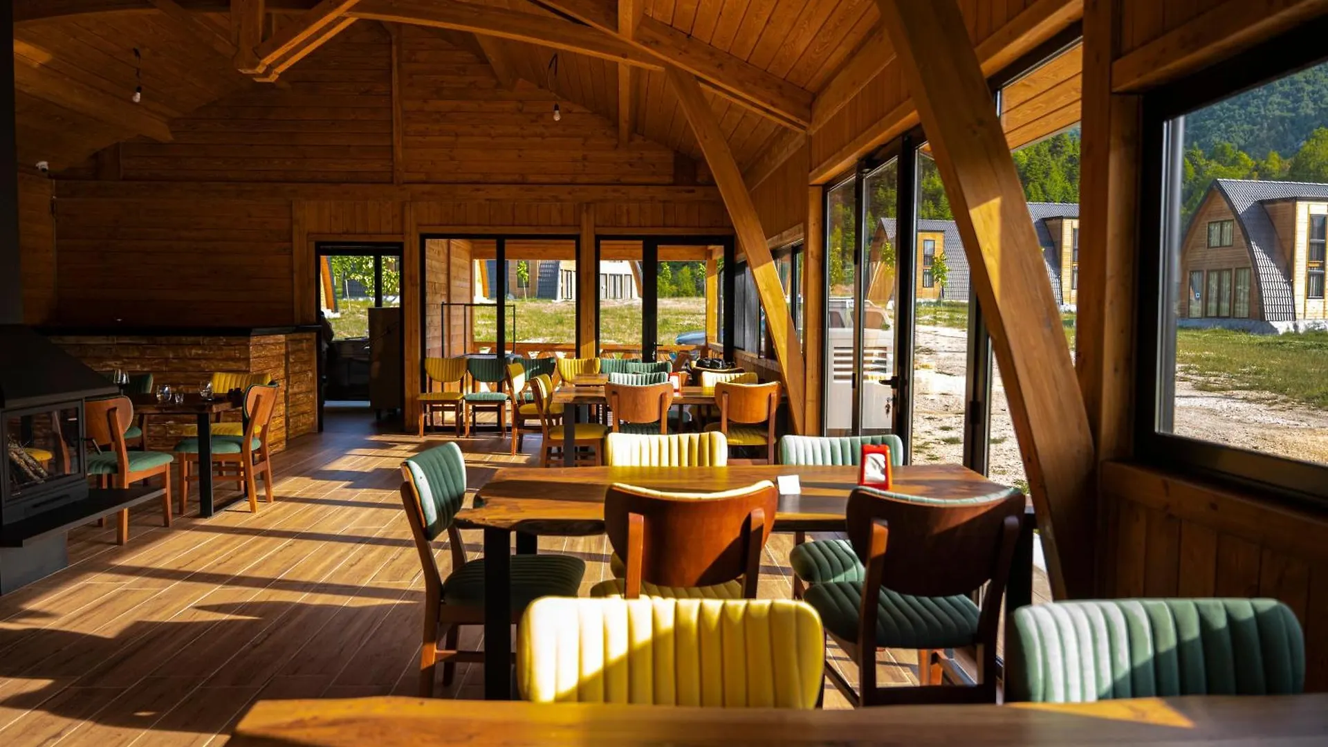 Altus Highland Lodges Tepelene